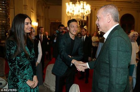 اخبار,اخبار ورزشی,مسوت اوزیل در مراسم افطاری اردوغان