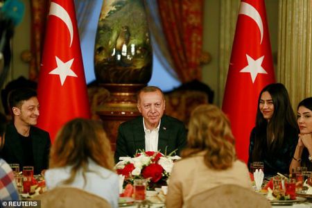 اخبار,اخبار ورزشی,مسوت اوزیل در مراسم افطاری اردوغان