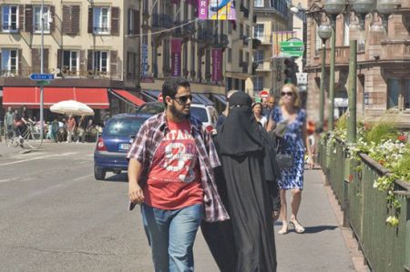 اخبار,اخبار گوناگون,مکانی که پوشیدن لباس زنانه اسلامی در آنجا ممنوع است