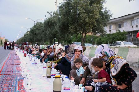 اخبار,عکس خبری,طولانی ترین سفره افطاری ایران در آق‌قلا