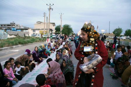 اخبار,عکس خبری,طولانی ترین سفره افطاری ایران در آق‌قلا