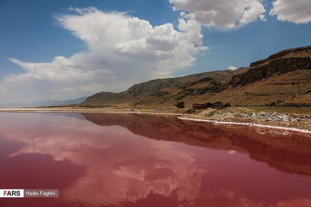  اخبارگوناگون,خبرهای گوناگون ,دریاچه‌ای به رنگ خون