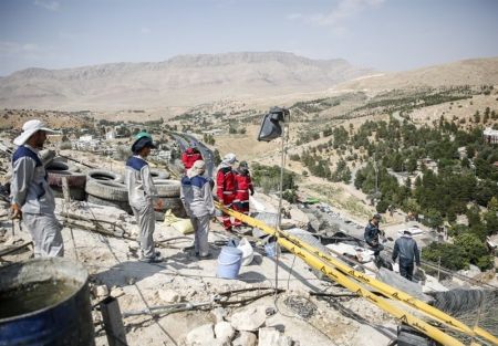 اخبار,اخباراجتماعی,انتقال موفق سنگ ۷۰ تنی از دروازه قرآن شیراز
