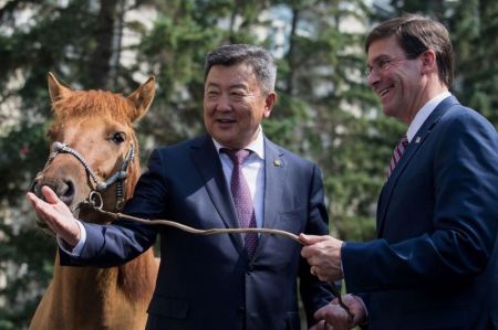 عکس خبری,وزیر دفاع آمریکا در مغولستان