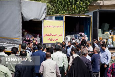 اخبار,اخبارحوادث,کشف کامیونهای میلیاردی کالای قاچاق در تهران اخبار,اخبارحوادث,کشف کامیونهای میلیاردی کالای قاچاق در تهران