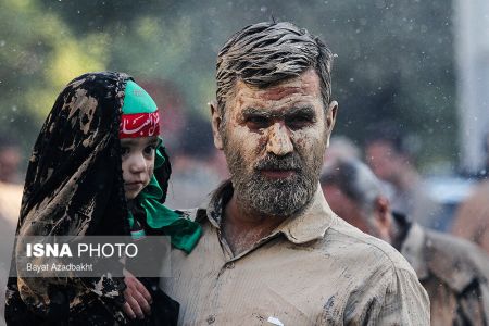 عکس خبری,آیین گل مالی مردم خرم آباد در روز عاشورا