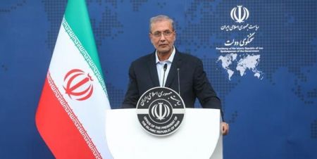 ربیعی: اختیارات رئیسکل بانک مرکزی در مورد ثبات بازار ارز یک سال دیگر تمدید شد