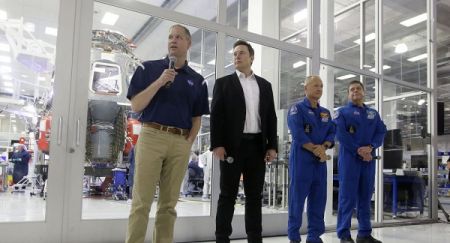 اخبار,اخبارعلمی وآموزشی, سفینه SpaceX Crew Dragon تا ۲۰۲۰ فضانوردان را به فضا انتقال می‌دهد