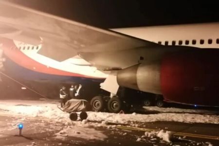 اخبار,اخبار حوادث,فرود اضطراری یک فروند بوئینگ ۷۶۷ در سیبری روسیه اخبار,اخبار حوادث,فرود اضطراری یک فروند بوئینگ ۷۶۷ در سیبری روسیه