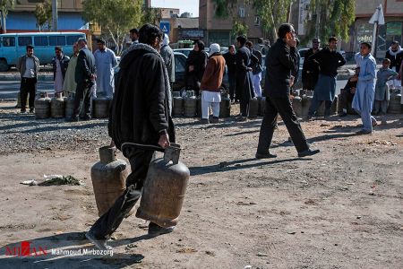 اخبار,عکس خبری,مردم زاهدان در صف‌های گاز مایع