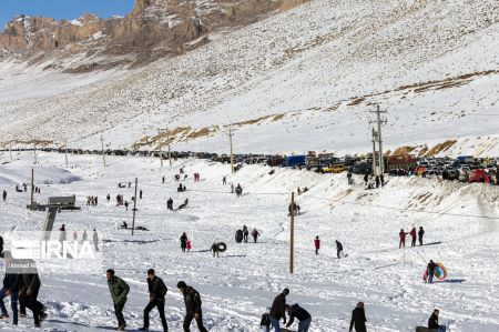 اخبار,عکس خبری, تیوب‌سواری در پیست اسکی بارده