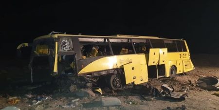 اخبار,اخبار حوادث,برخورد اتوبوس مسافربری با گاردریل در زاهدان