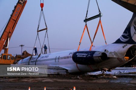 اخبار,عکس خبری,عملیات جابه‌جایی هواپیمای سانحه‌دیده ماهشهر