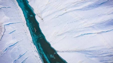 اخبار,اخبار گوناگون,برای اولین بار یک انسان در آب‌های یخسار جنوبگان شنا کرد