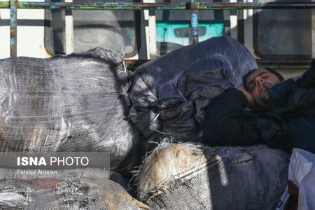 اخبار,عکس خبری, بارانداز کولبران کوه تته