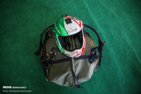 اخبار,عکس خبری,پرش چتربازی از برج میلاد اخبار,عکس خبری,پرش چتربازی از برج میلاد