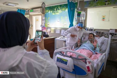 عکس خبری,تحویل سال نو در بخش کرونای بیمارستان بقیه الله