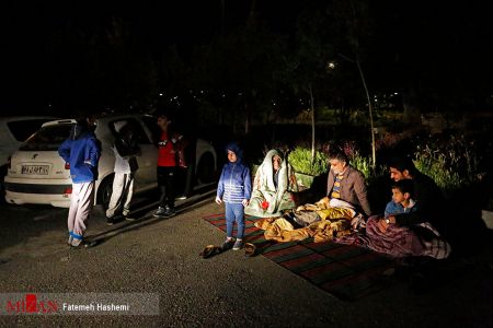عکس خبری,تهرانیها پس از زلزله عکس خبری,تهرانیها پس از زلزله