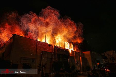 عکس خبری,آتش سوزی مجتمع تجاری زیتون