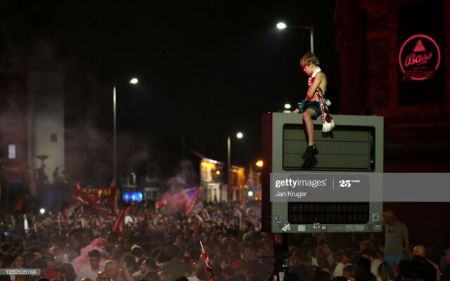 اخبار,اخبار ورزشی,جشن خیابانی هواداران لیورپول اخبار,اخبار ورزشی,جشن خیابانی هواداران لیورپول