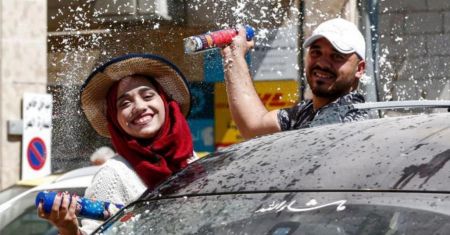 اخبار,اخبار گوناگون,جشن خیابانی دانش آموزان فارغ التحصیل فلسطینی اخبار,اخبار گوناگون,جشن خیابانی دانش آموزان فارغ التحصیل فلسطینی