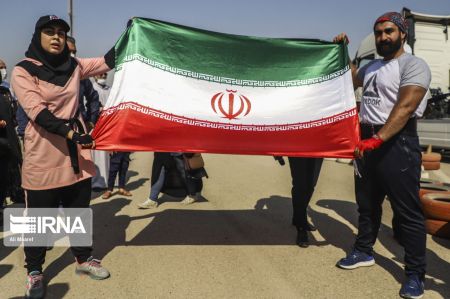 عکس خبری,ثبت رکورد جهانی جابجایی کامیون با دندان عکس خبری,ثبت رکورد جهانی جابجایی کامیون با دندان