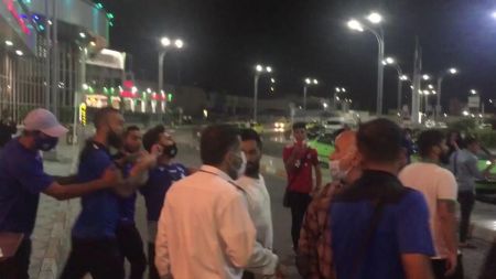 اخبار,اخبار ورزشی,نزاع شدید مهاجمان و بازیکنان استقلال در مهرآباد اخبار,اخبار ورزشی,نزاع شدید مهاجمان و بازیکنان استقلال در مهرآباد