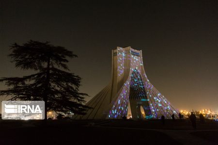 عکس خبری,نورپردازی برج آزادی به یاد جانباختگان هواپیمای اوکراینی