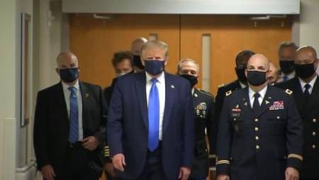 عکسهای جالب,عکسهای جذاب, ماسک زدن ترامپ
