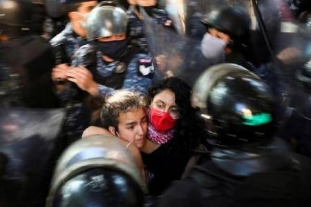 تظاهرات دانشجویان دانشگاه آمریکایی بیروت در اعتراض به افزایش شهریه تحصیلی این دانشگاه در بیروت/ رویترز عکسهای جالب,عکسهای جذاب,تظاهرات دانشجویان