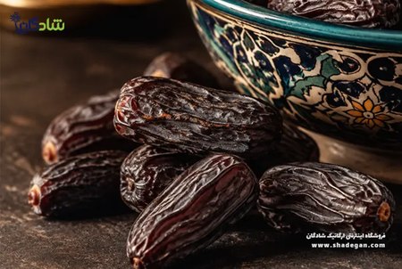 خرمای پیارم اصیل حاجیآباد، شکلات طبیعی ایران با بافت گوشتی و نیمهخشک خرمای پیارم اصیل حاجیآباد، شکلات طبیعی ایران با بافت گوشتی و نیمهخشک