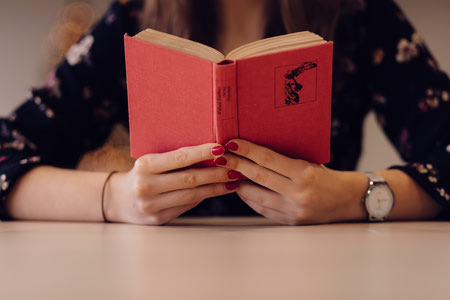 کتاب درمانی به انگلیسی, کتاب درمانی به صورت انفرادی, کتاب درمانی