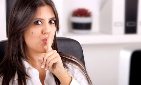 نشانه های آدم دروغگو