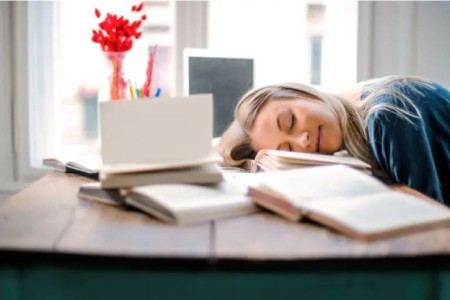 جلوگیری از خواب آلودگی به هنگام مطالعه