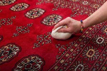 حکم نجاست نامعلوم بر روی فرش