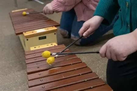 نوازندگی ساز جهانی, رویال آکادمی لندن