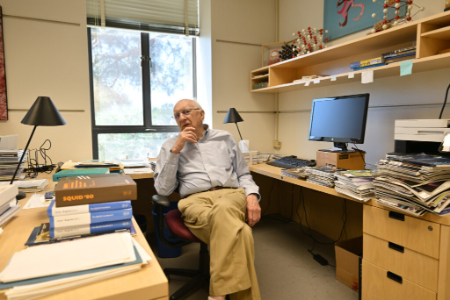 بیوگرافی جان کلارک جان کلارک, نوبل فیزیک ۲۰۲۶