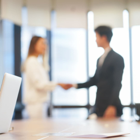 آداب دست دادن, تاریخچه دست دادن