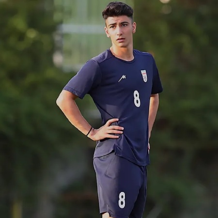 بیوگرافی امیر محمد رزاقی نیا آشنایی با زندگی امیر محمد رزاقی نیا