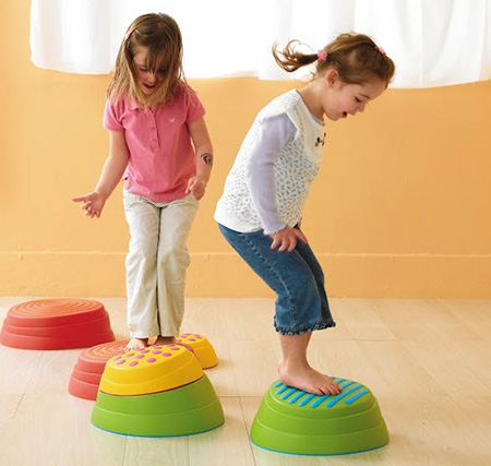 مزیت های سواد حرکتی, سواد حرکتی و بازی حرکتی, شکل گیری سواد حرکتی در کودکان