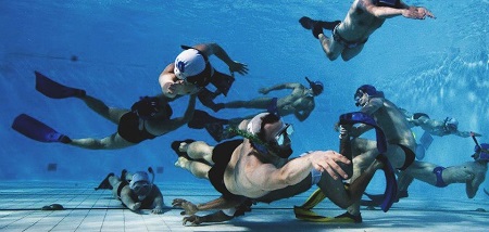قوانین راگبی زیر آب, تعداد بازیکنان راگبی زیر آب, تجهیزات ورزش راگبی زیر آب