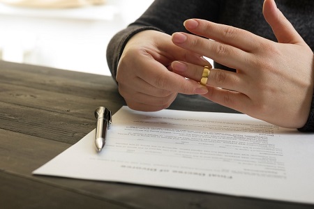 گواهی عدم بارداری برای طلاق, ثبت طلاق در صورت بارداری