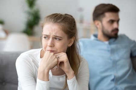 با شوهر توهین کننده چگونه رفتار می کنید , بی احترامی مرد به زن در جمع , نحوه برخورد با بی احترامی همسر