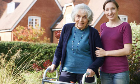 نگهداری از سالمندان آلزایمری, نگهداری از سالمند آلزایمری در منزل, نگهداری از سالمند آلزایمری