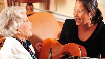 موسیقی برای سالمندان, موسیقی درمانی برای سالمندان, بهبود سلامت سالمندان با موسیقی