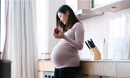 در ماه 9 حاملگی چی بخوریم