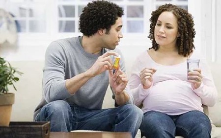 عکس قرص آهن در بارداری
